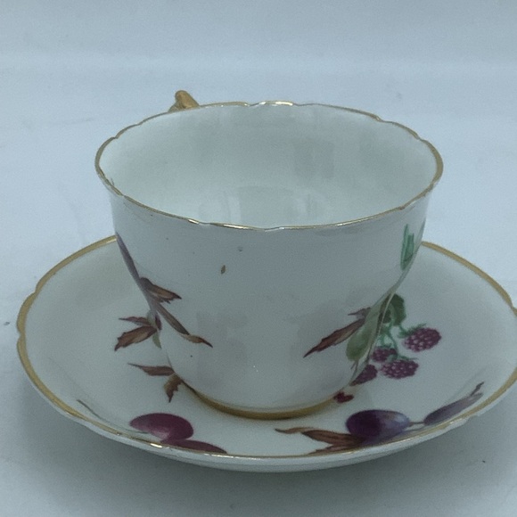 Regency English Bone China Fruits Teacup and Saucer - Picture 5 of 13